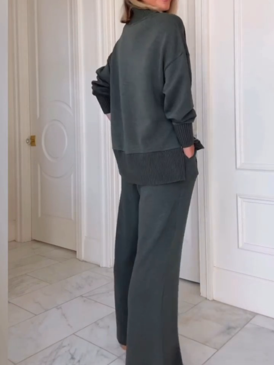 Comfy Barker High Neck Travel Suit